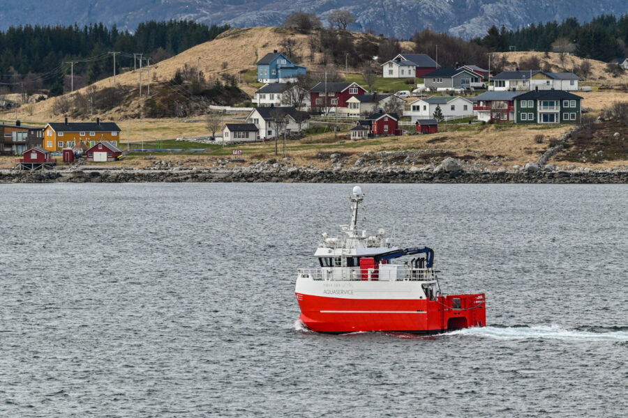 Aquaculture work boat (catamaran-style; diesel-powered), NOVA - MMSI 257112600, with home port in Sandnessjøen, Norway. Ship side indicates NOVA is owned by Nova Sea Aquaservice AS of Sandnessjøen. Photo: Gordon Leggett / Wikimedia Commons / CC BY-SA 4.0