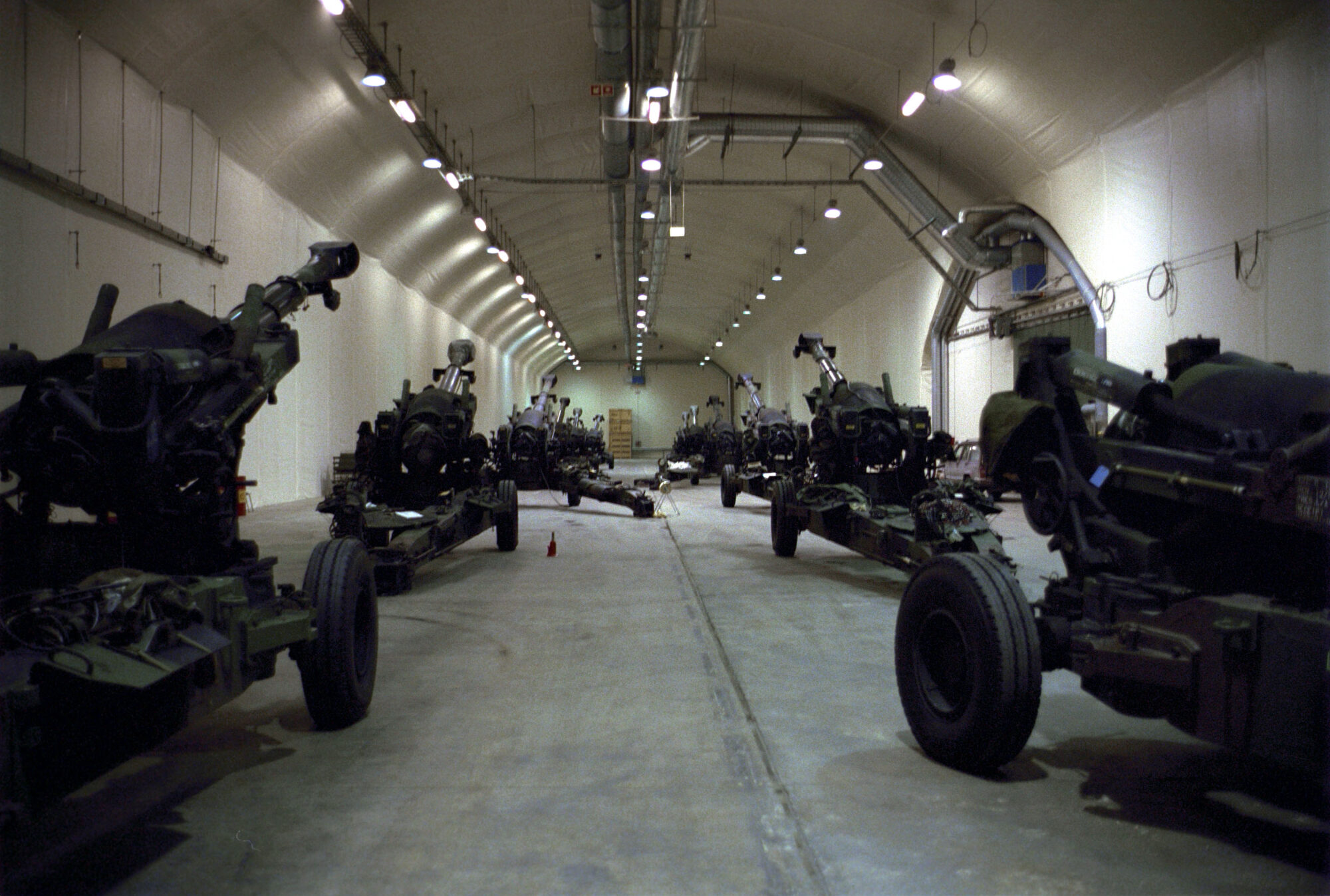 USA PÅ LAGER: USA har lagret store mengder militært utstyr i Norge, ikke minst i Trøndelag, hvor dette bildet er tatt. Dette skal sikre at amerikanske styrker kan settes rett inn i strid på norsk jord dersom det skulle bli nødvendig. FOTO: 
Torgeir Haugaard/Forsvaret